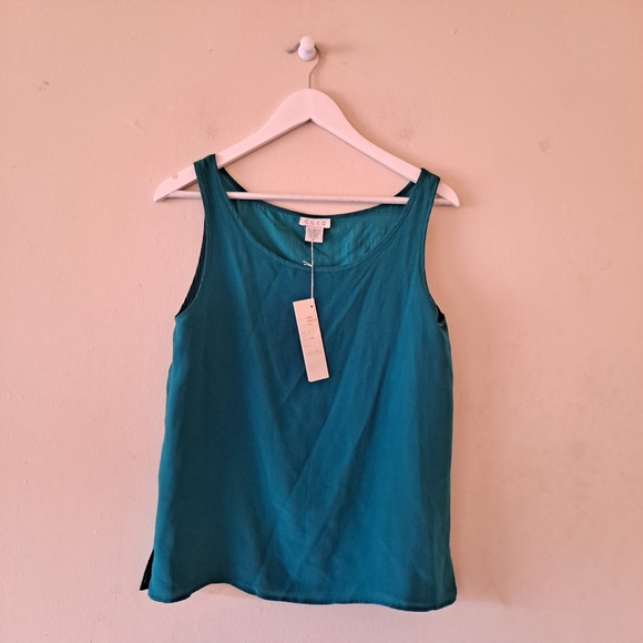 Clio Tawdy Green Crewneck Sleeveless Silk Top - 6 - Picture 3 of 9